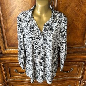 Women's Black and White snakeskin Print Top